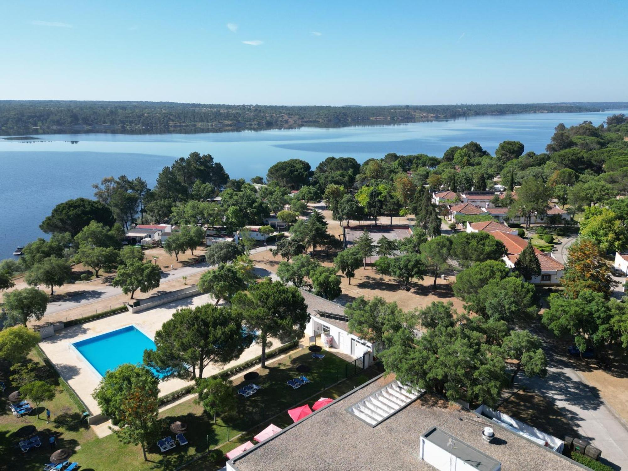 Parque De Campismo Orbitur Montargil Hotel ภายนอก รูปภาพ