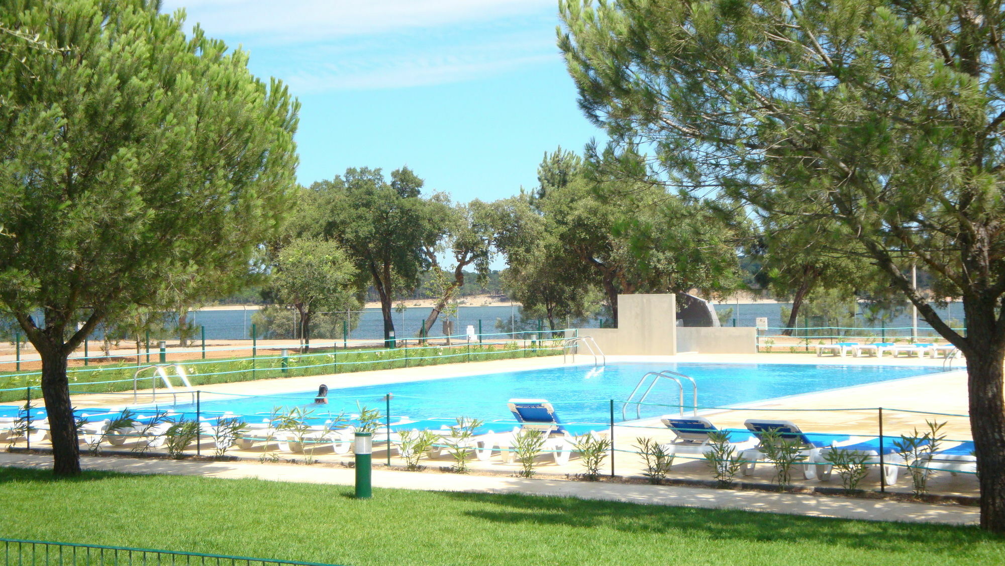 Parque De Campismo Orbitur Montargil Hotel ภายนอก รูปภาพ